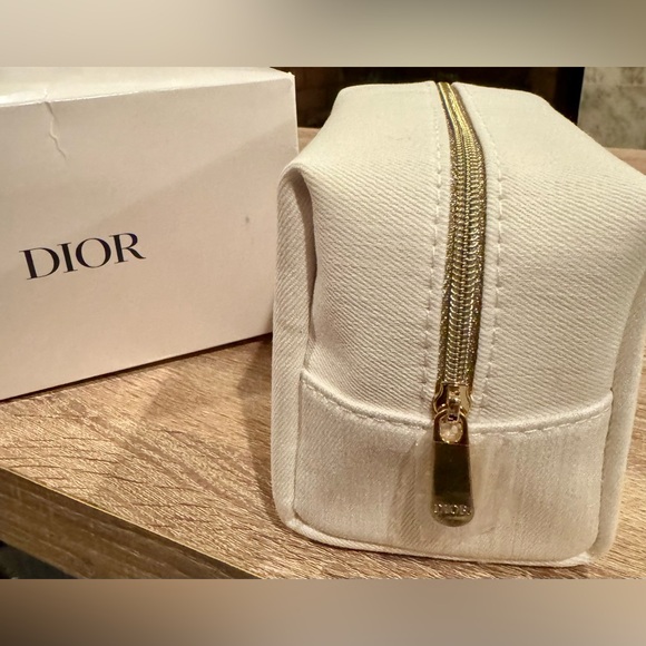 Dior Pouch - Picture 3 of 5